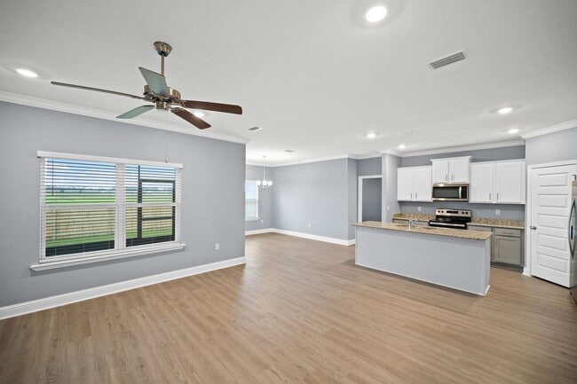 Building Photo - AVAILABLE IN NOVEMBER - Don't miss this op...