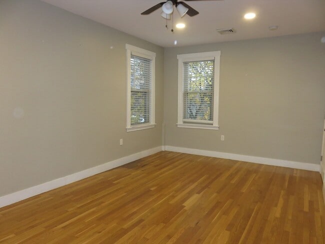 Building Photo - 192 Willow St