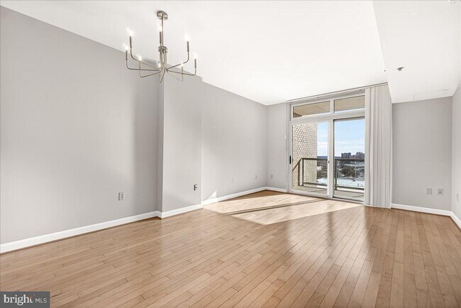 Building Photo - 5750 Bou Ave