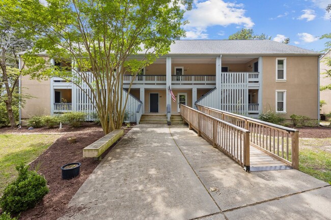 Building Photo - Water View Gem 2x2 Spacious Condo Fairfiel...