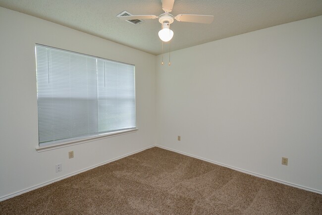 Building Photo - 2314 Bent River Dr