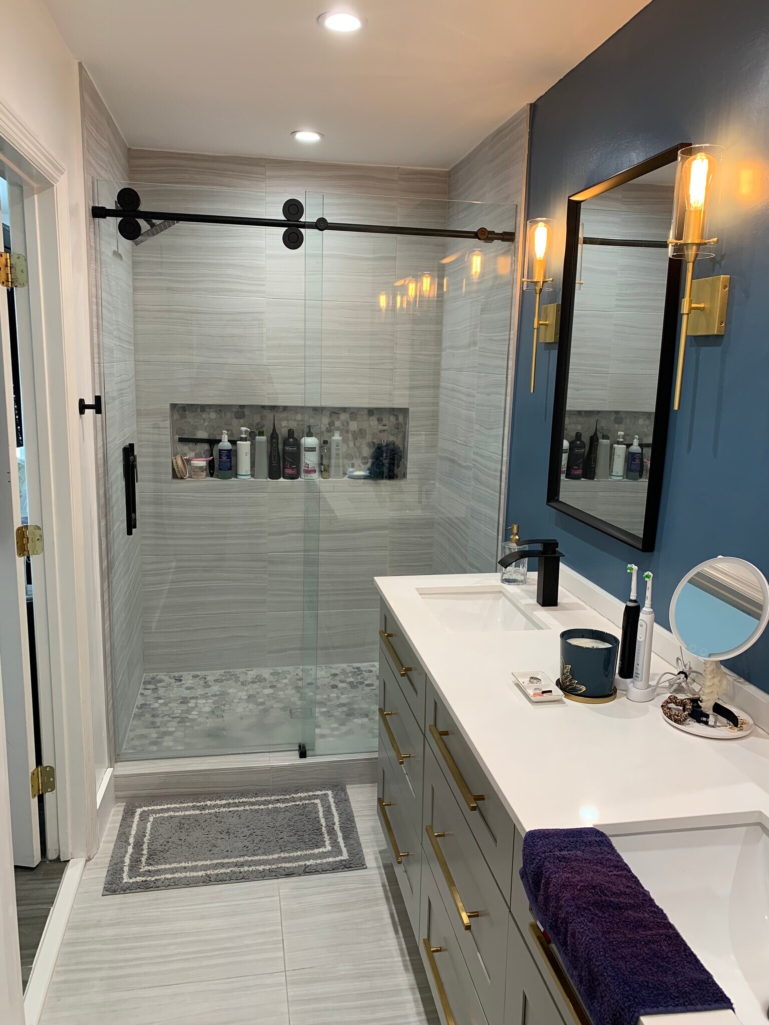 Building Photo - 223 SW 120th Ave