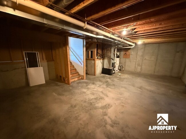 Building Photo - 911 S Colleen Ln