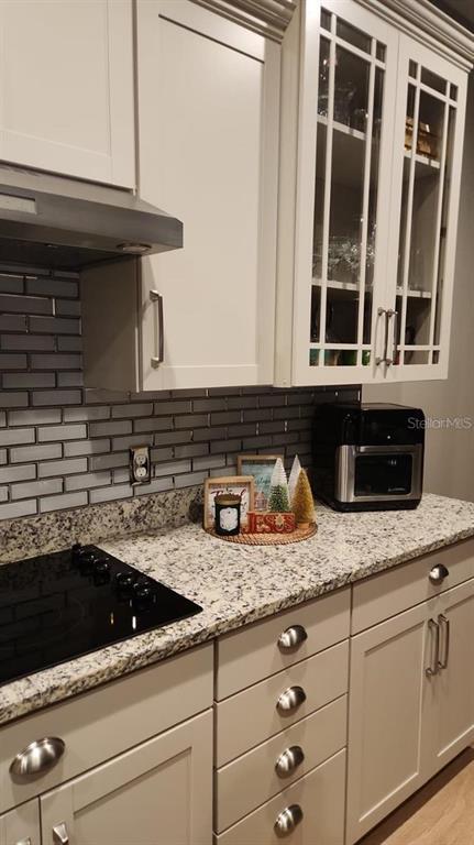 Building Photo - 2155 Brillante Dr