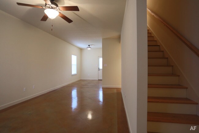 Building Photo - 3312-3314 Jenne Hill Dr