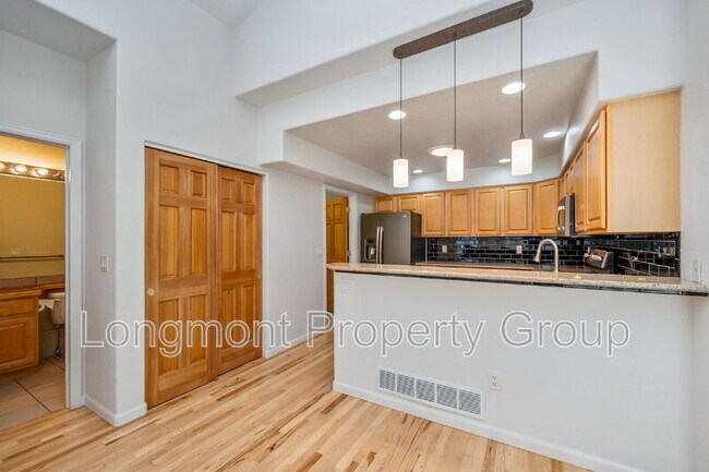 Building Photo - 1333 Charles Dr