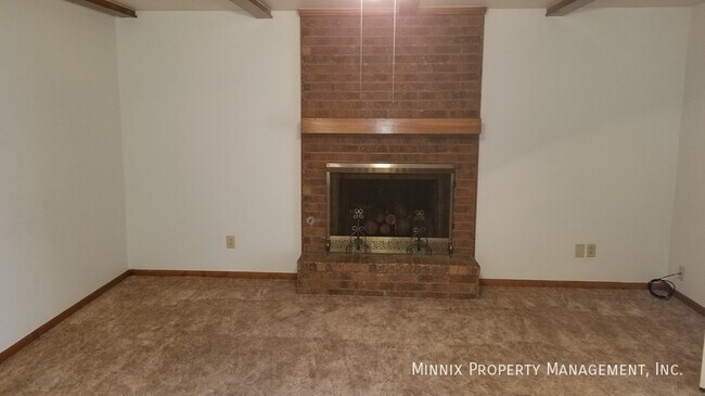 Building Photo - 1007 Garland St