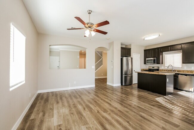 Building Photo - 37 Rosa Rosales Ct