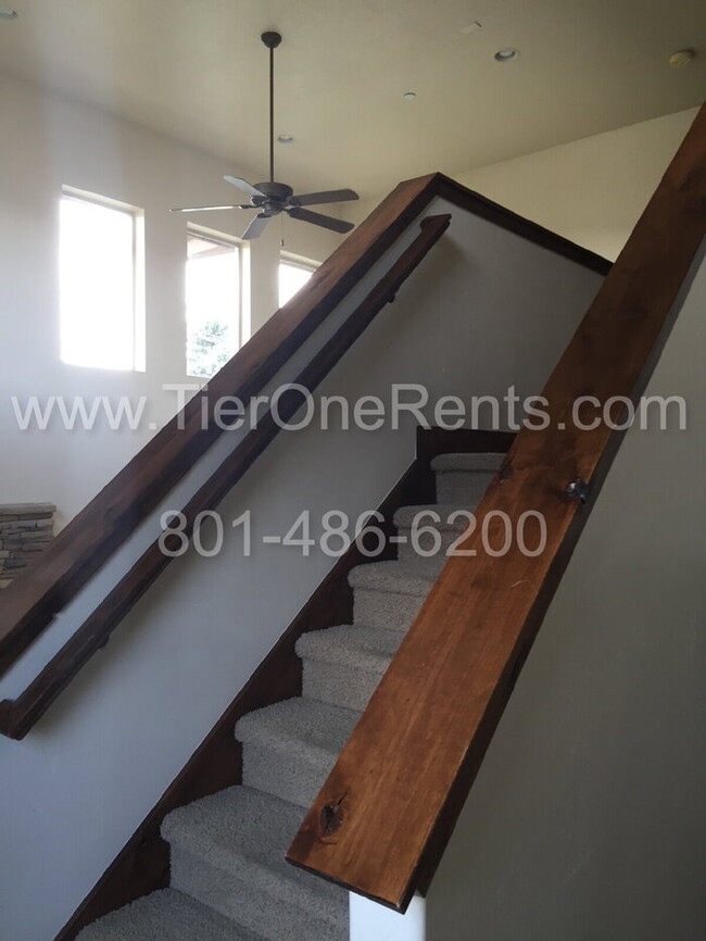 Building Photo - NO DEPOSIT Option Available for This Prope...