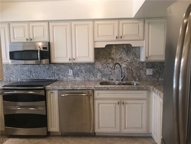 Building Photo - 205 E Harmon Ave