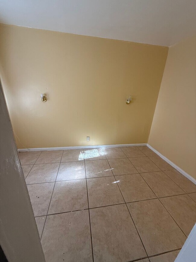 Building Photo - 6568 Desert Queen Ave