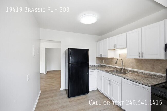 Building Photo - 19419 Brassie Pl