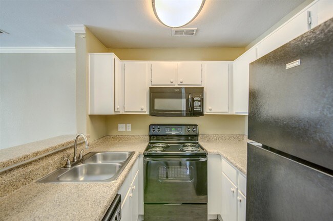 Building Photo - Spring Hill Village Apartments