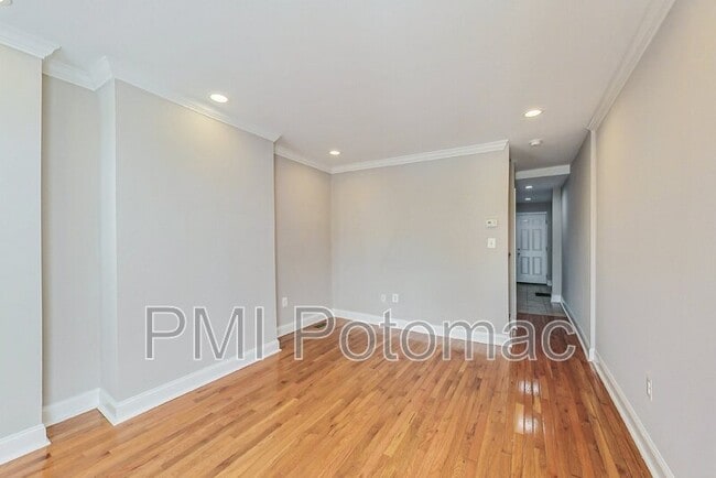 Building Photo - 834 N Stricker St