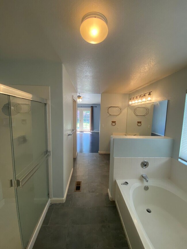 Building Photo - South Reno Home For Rent