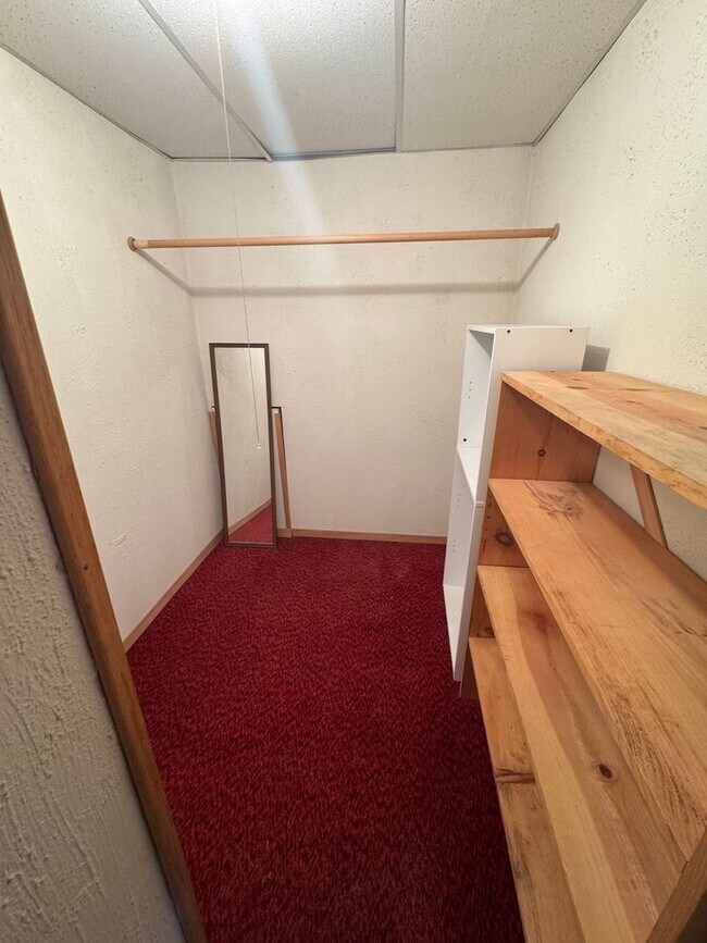 Building Photo - 212 N Highland Ave