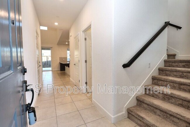 Building Photo - 3606 Nuestra Ave