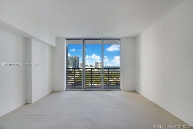 Building Photo - 325 S Biscayne Blvd