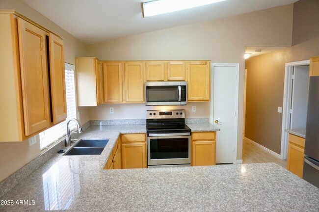 Building Photo - 3033 E Hononegh Dr