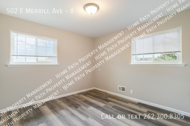 Building Photo - 502 E Merrill Ave