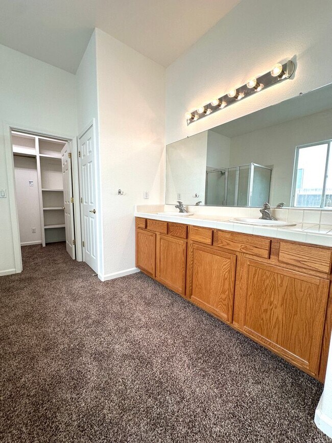 Building Photo - 1817 Briar Brook Ct