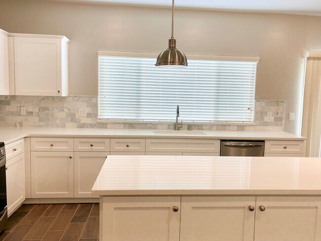 Building Photo - COMING SOON! $2,600 Shaw & Leonard, 4 Bedr...