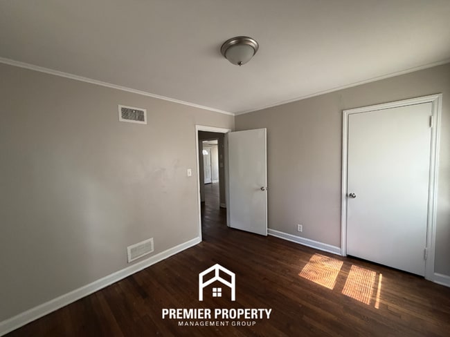 Building Photo - Charming 3BR Home in 38117 | Hardwood Floors & Large Fenced Backyard