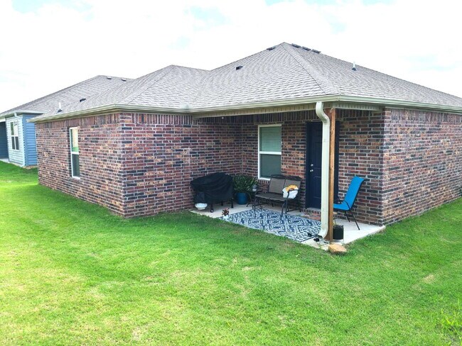 Building Photo - Beautiful 3 bedroom home in south Fayetteville!