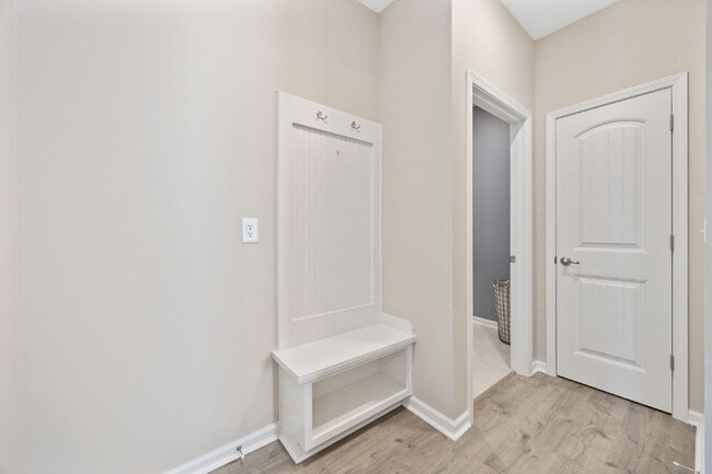 Building Photo - Modern 3 Bedroom 2 Bathroom Myrtle Beach Home