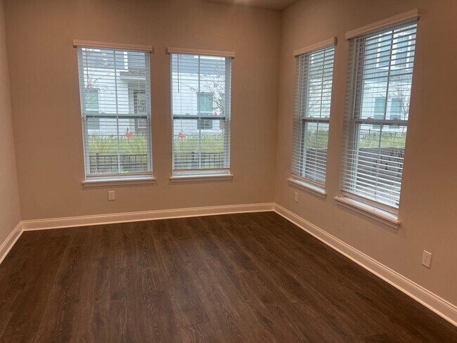 Building Photo - Welcome to this beautiful home located in the desirable Lake Mary
