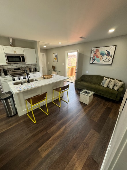 Building Photo - 328 N Euclid Ave