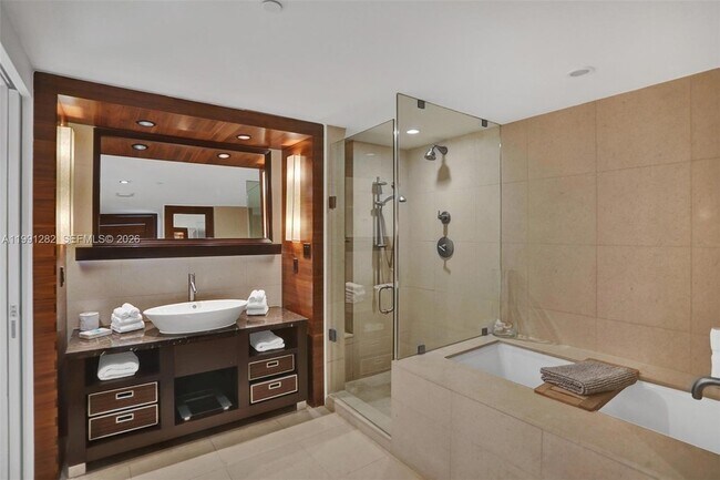 Building Photo - 6801 Collins Ave