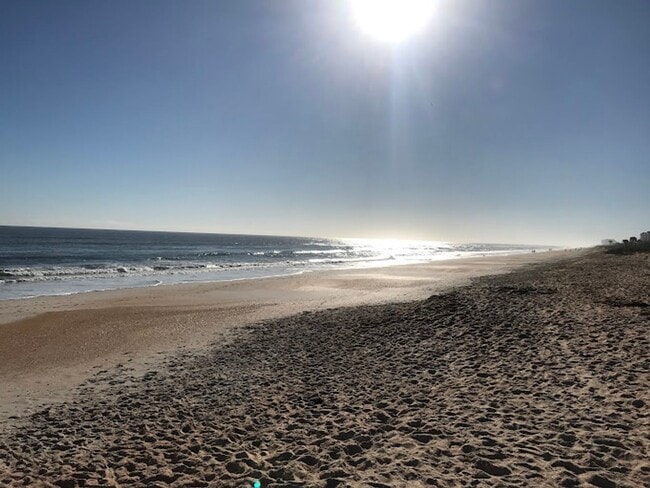 Building Photo - Living the Life!