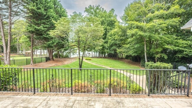 Building Photo - 112 Cedar Bluff Ln