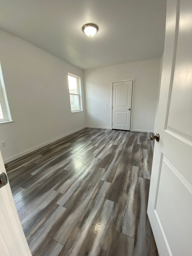 Building Photo - Nearly new 2 bedroom with garage