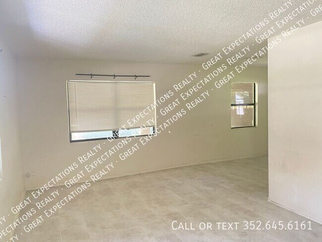 Building Photo - 11421 SE 59th Terrace