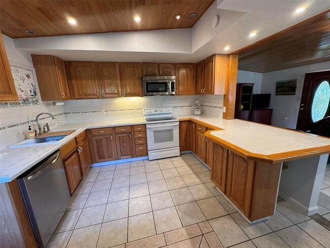 Building Photo - 13 Bass Ave