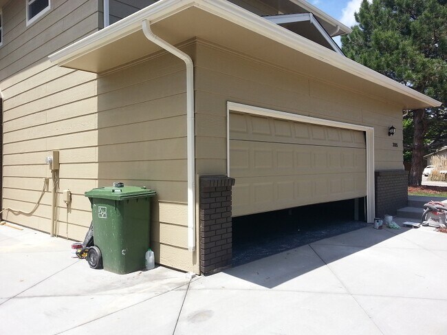 Building Photo - 3005 Marshall Ash Dr