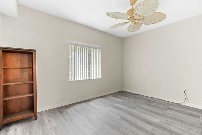 Building Photo - 6433 Cypressdale Dr