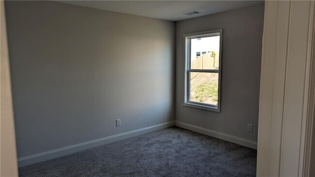 Building Photo - 331 Brookstone Trl