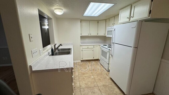 Building Photo - 1321 W 1520 N