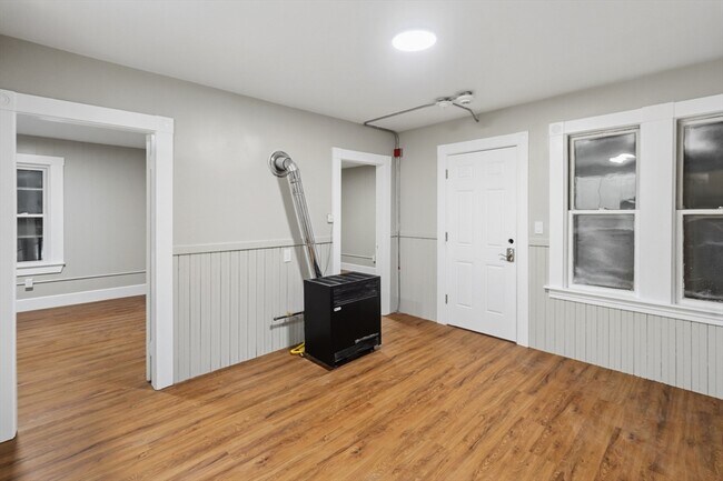 Building Photo - 44 Pratt St