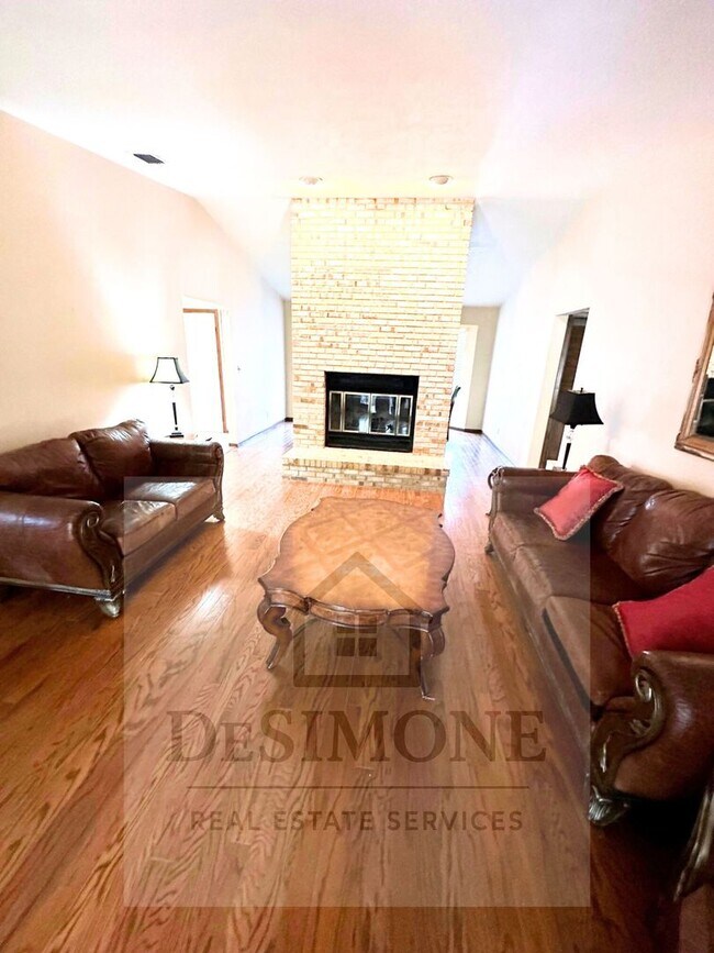 Building Photo - Mostly Furnished 3BR, 2BA House SW Ocala