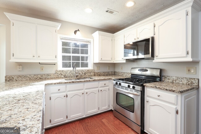 Building Photo - 801 Agate Edge