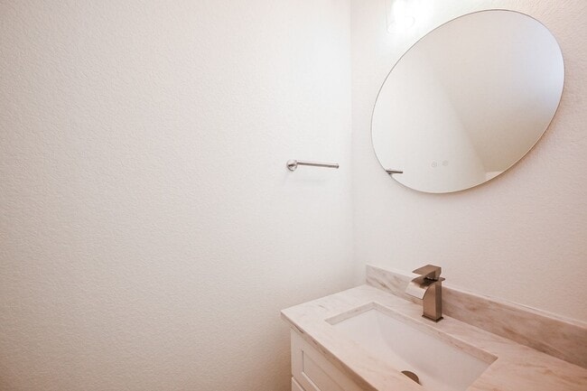 Building Photo - 3839 Noah St