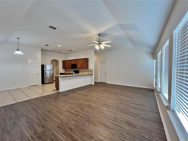 Building Photo - 620 Brookbank Dr