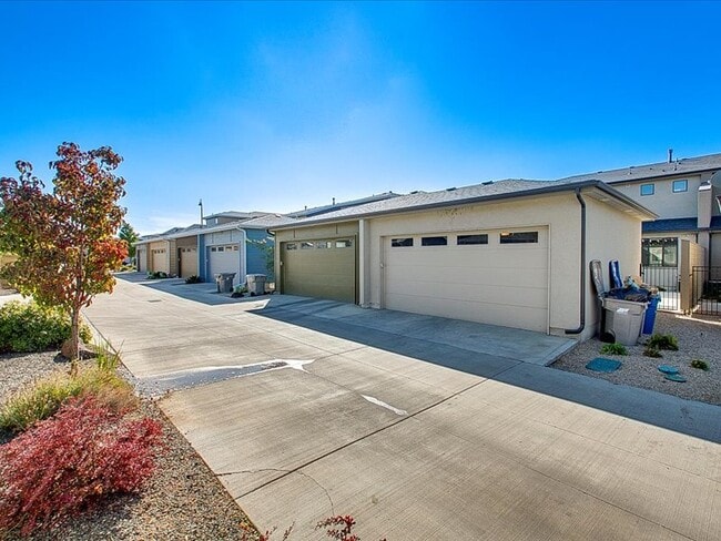 Building Photo - 4320 E Parkcenter Blvd