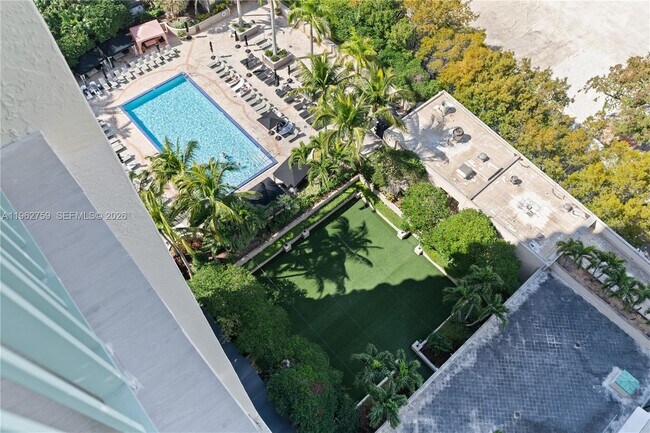 Building Photo - 3350 SW 27th Ave