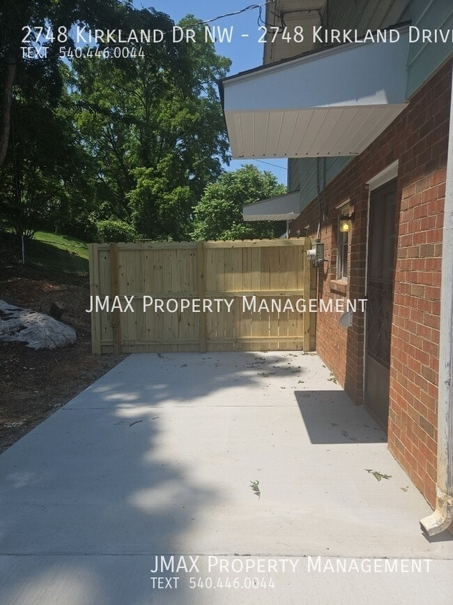 Building Photo - 2748 Kirkland Dr NW