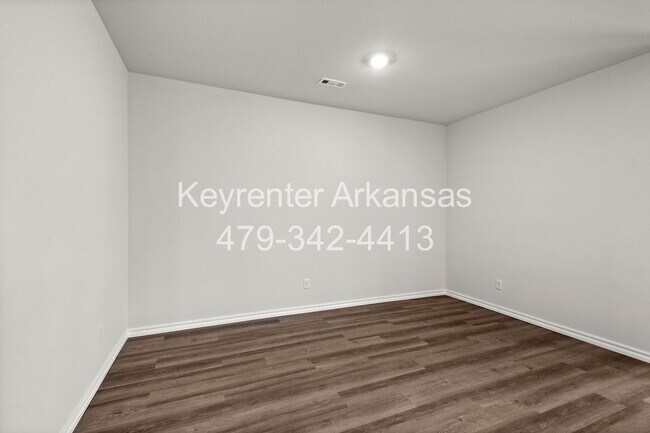 Building Photo - Gorgeous Home in Gentry!